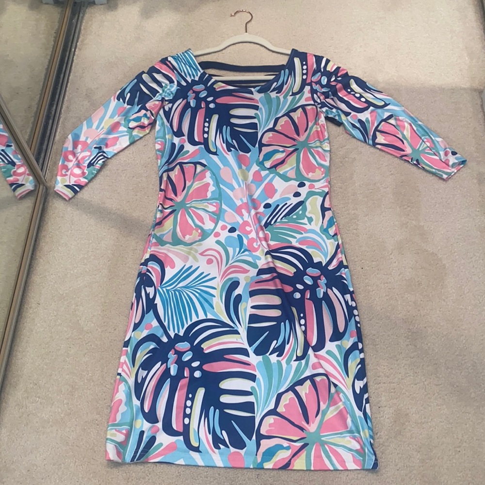 Women’s Size Xs Summer Dress with cut out back